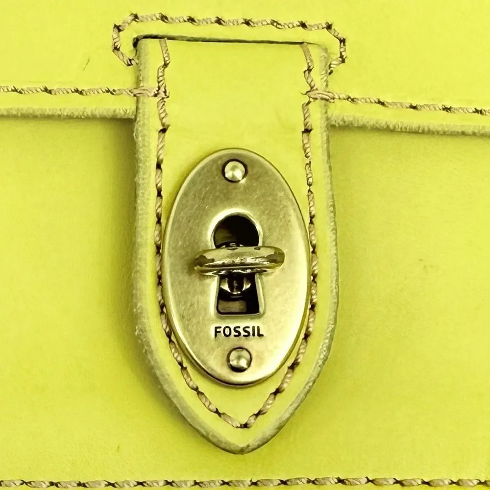 Fossil AUSTIN Yellow Cowhide Leather Turnkey Clasp Mini Wristlet Wallet
